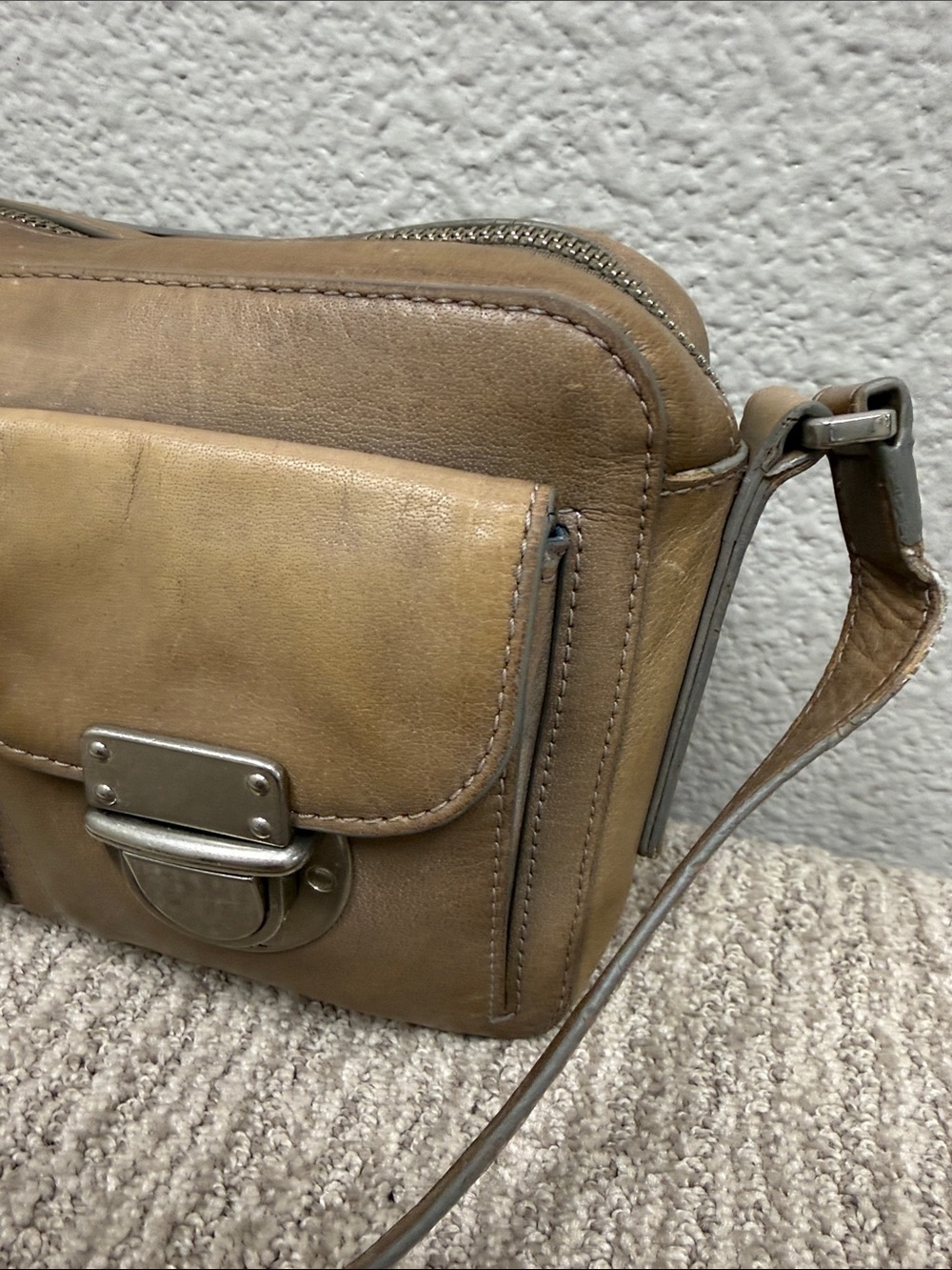 Vintage Fossil Brown Leather Double-Pocket Crossbody Bag - Picture 2 of 13
